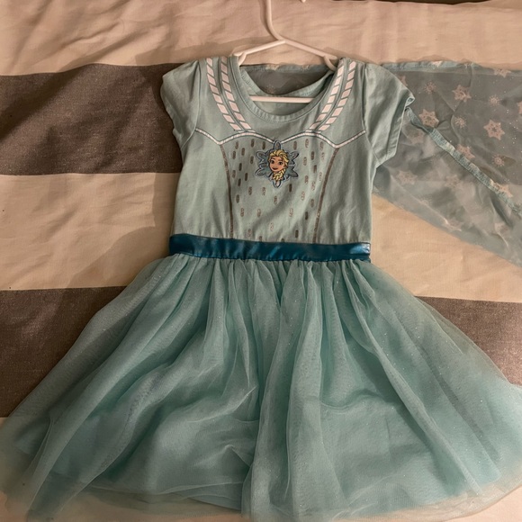 Frozen Dress - Picture 1 of 2